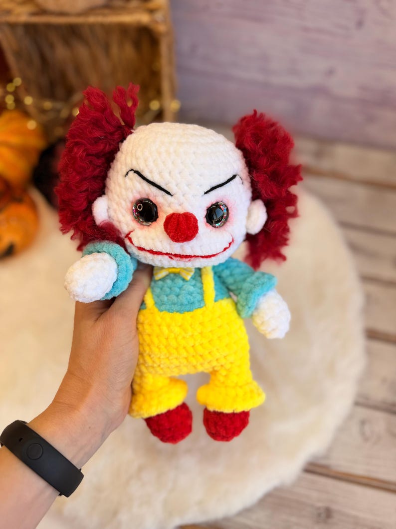 Halloween Crochet Creepy Clown & Spooky Villain Amigurumi Decor, Gift for Horror Fans