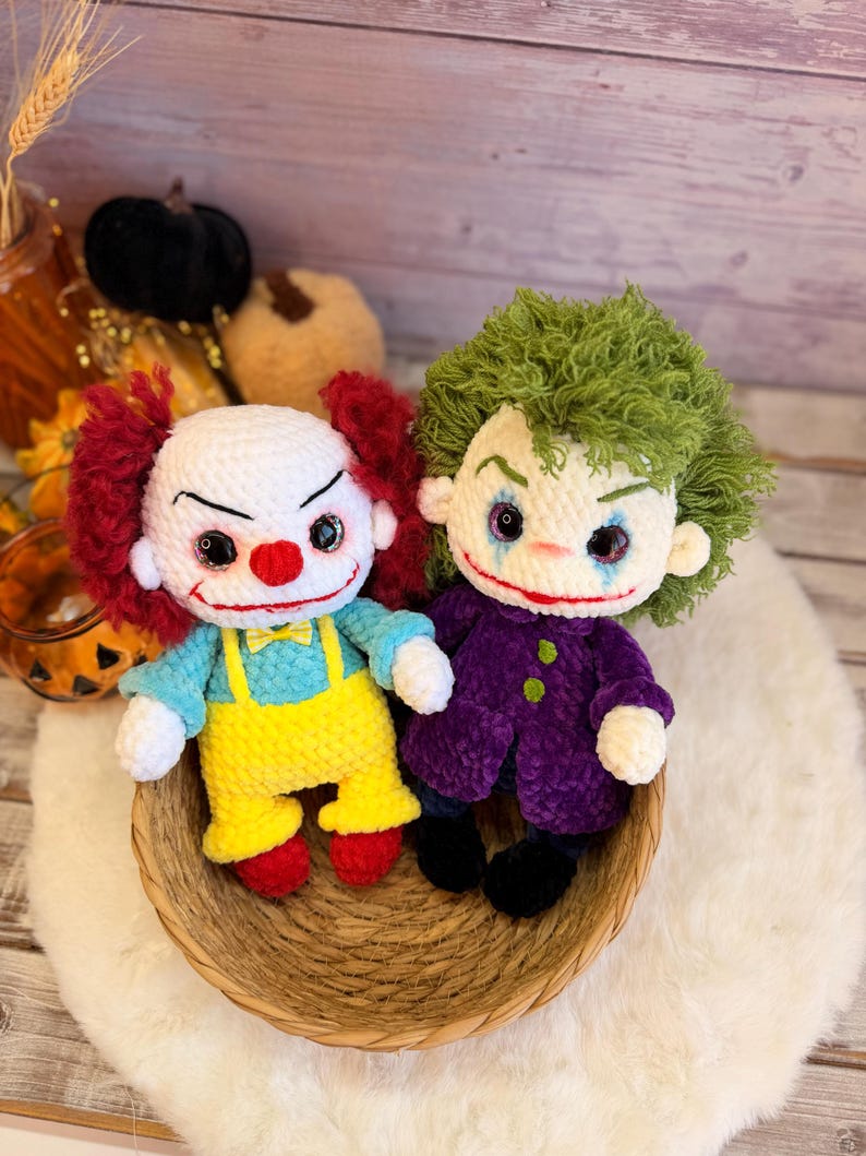Halloween Crochet Creepy Clown & Spooky Villain Amigurumi Decor, Gift for Horror Fans