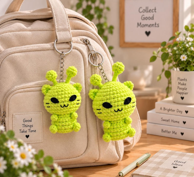 Crochet Alien Cat Keychain, Handmade Kawaii Green Cat, Mini Plush Bag Charm, Cute Space Cat Gift, Amigurumi Alien Plush
