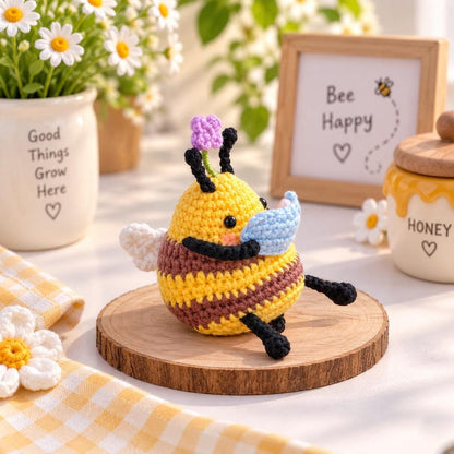 Handmade Crochet Reading Bee Plush, Mini Bee Plush Toy, Cozy Gift for Book Lovers, Cute Amigurumi Bee with Book, Kawaii Crochet Animal Doll