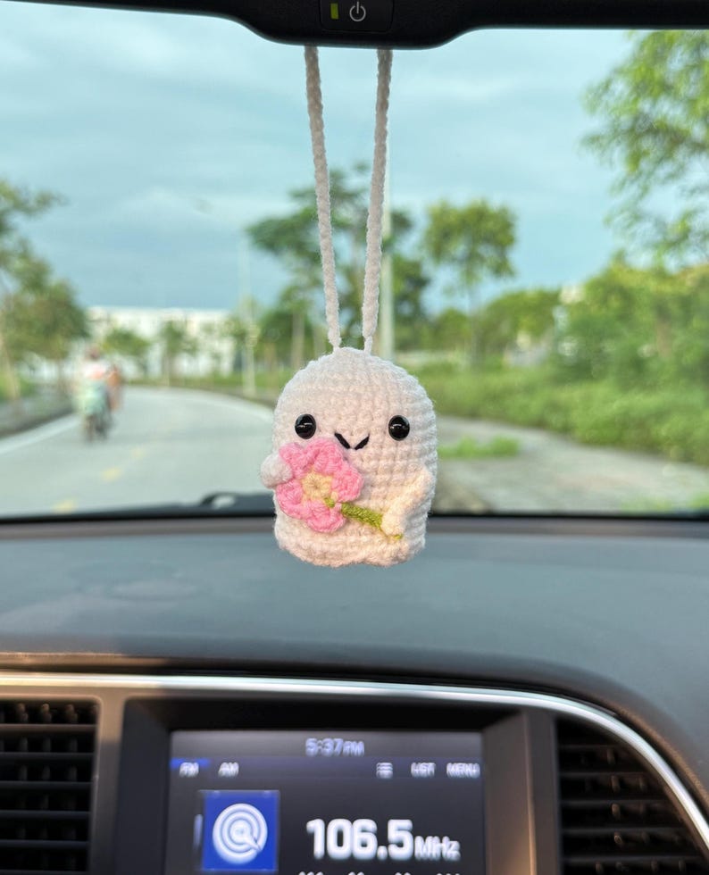 Crochet Ghost Car Charm, Cute Flower Ghost Rearview Mirror Hanging, Handmade Halloween Car Decor, Ghost Lover Gift, Fall Car Accessory