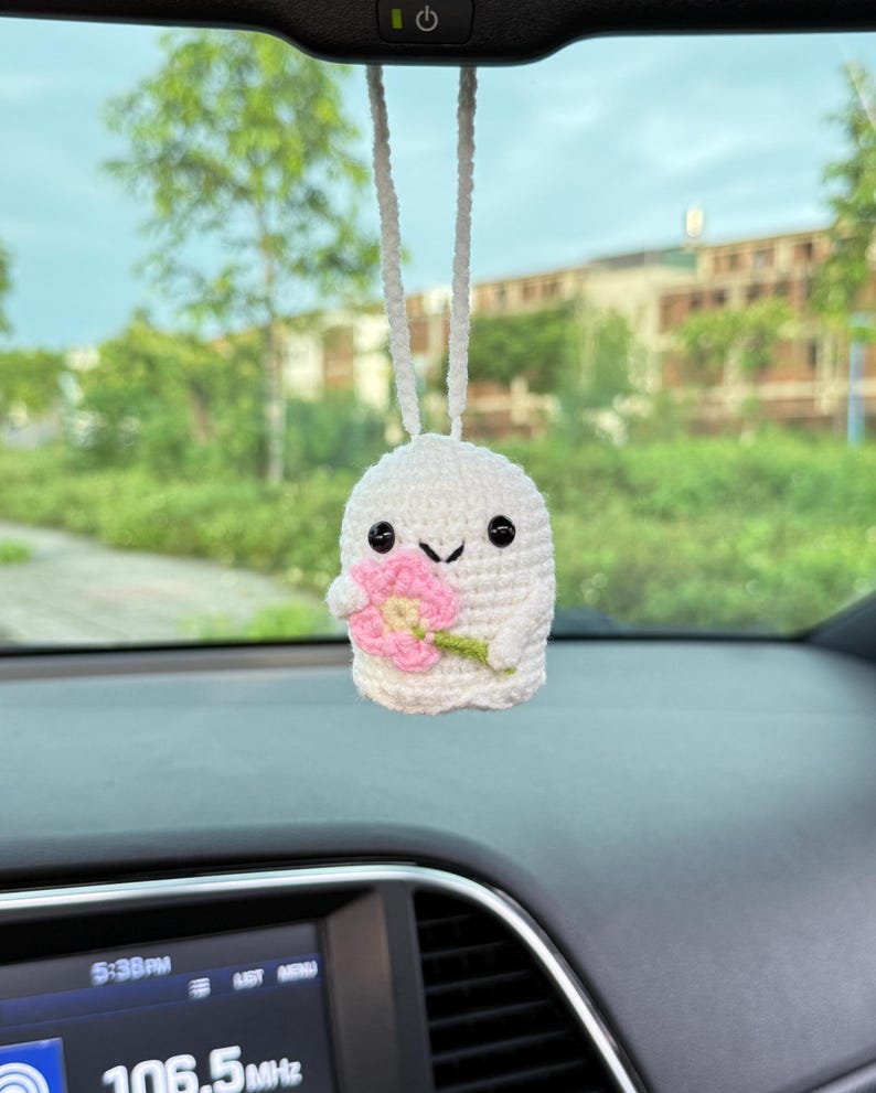 Crochet Ghost Car Charm, Cute Flower Ghost Rearview Mirror Hanging, Handmade Halloween Car Decor, Ghost Lover Gift, Fall Car Accessory