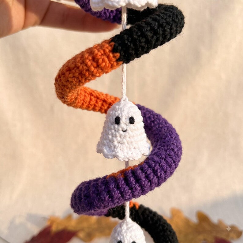 Halloween Crochet Garland, Ghost Hanging Decor, Handmade Spiral Fall Wall Decoration