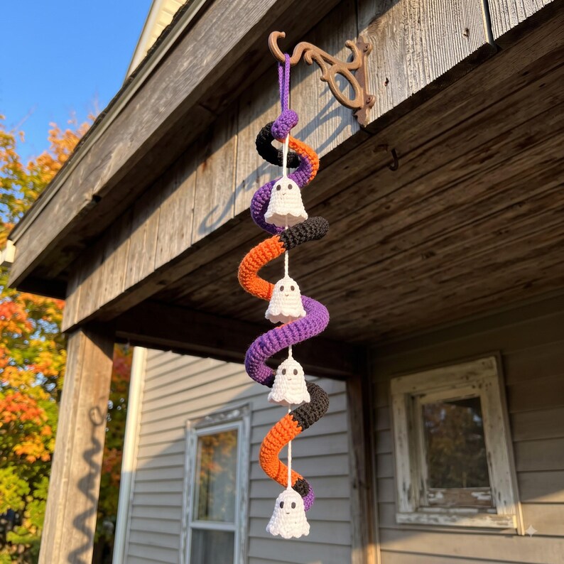 Halloween Crochet Garland, Ghost Hanging Decor, Handmade Spiral Fall Wall Decoration