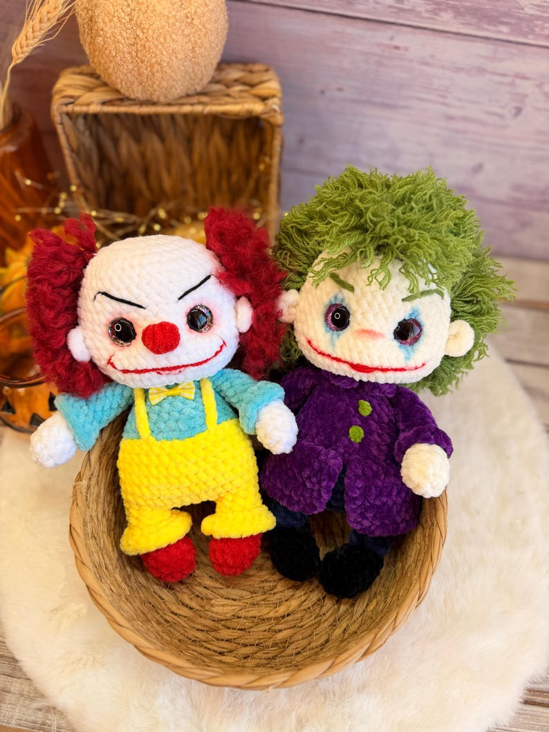 Halloween Crochet Creepy Clown & Spooky Villain Amigurumi Decor, Gift for Horror Fans