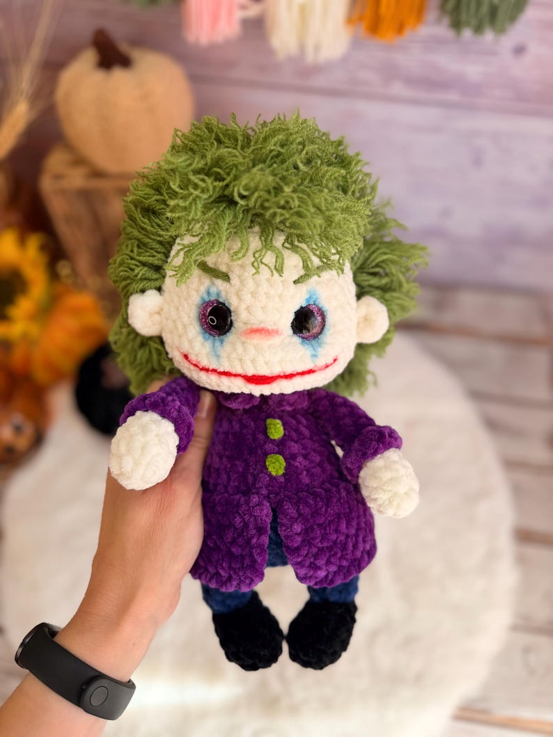 Halloween Crochet Creepy Clown & Spooky Villain Amigurumi Decor, Gift for Horror Fans