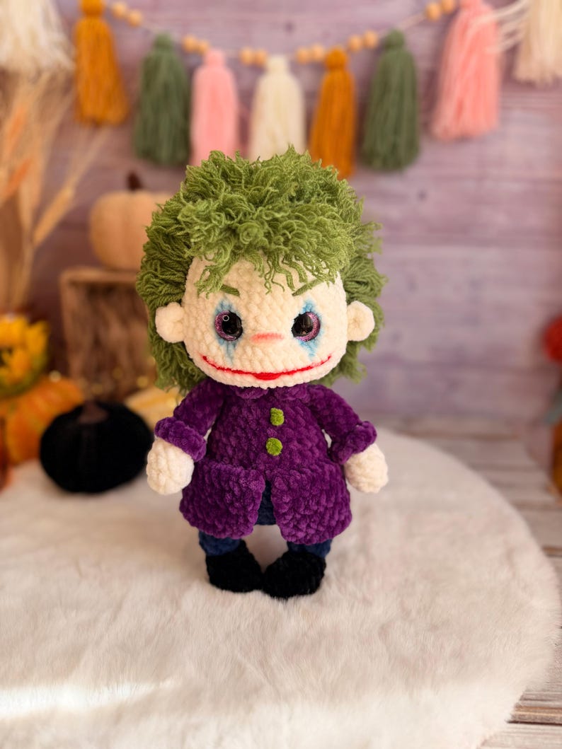 Halloween Crochet Creepy Clown & Spooky Villain Amigurumi Decor, Gift for Horror Fans