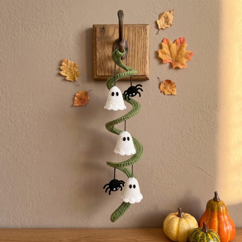 Halloween Crochet Garland, Ghost Spider Spiral Hanging Decor, Handmade Fall Wall Decoration