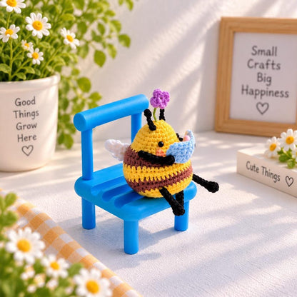 Handmade Crochet Reading Bee Plush, Mini Bee Plush Toy, Cozy Gift for Book Lovers, Cute Amigurumi Bee with Book, Kawaii Crochet Animal Doll