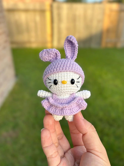 Crocheted Hello Kitty Plushie: Handmade Amigurumi Gift