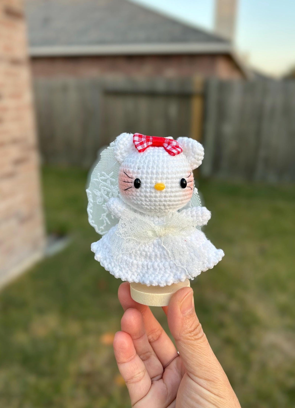 Crocheted Hello Kitty Plushie: Handmade Amigurumi Gift