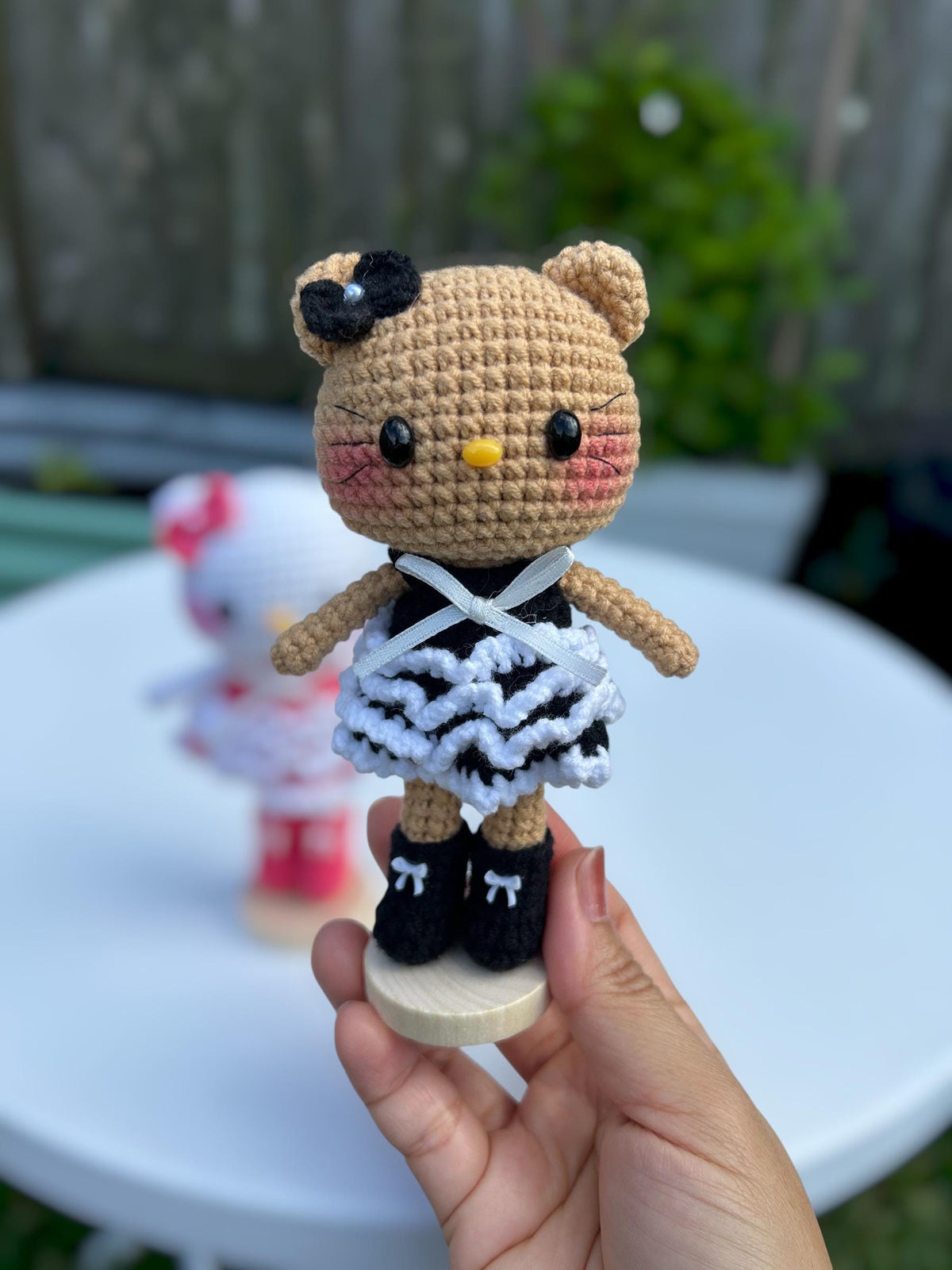 Crocheted Hello Kitty Plushie: Handmade Amigurumi Gift